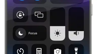 Captura de tela de Control Center iOS 18 - Easy iOS Control Center 2